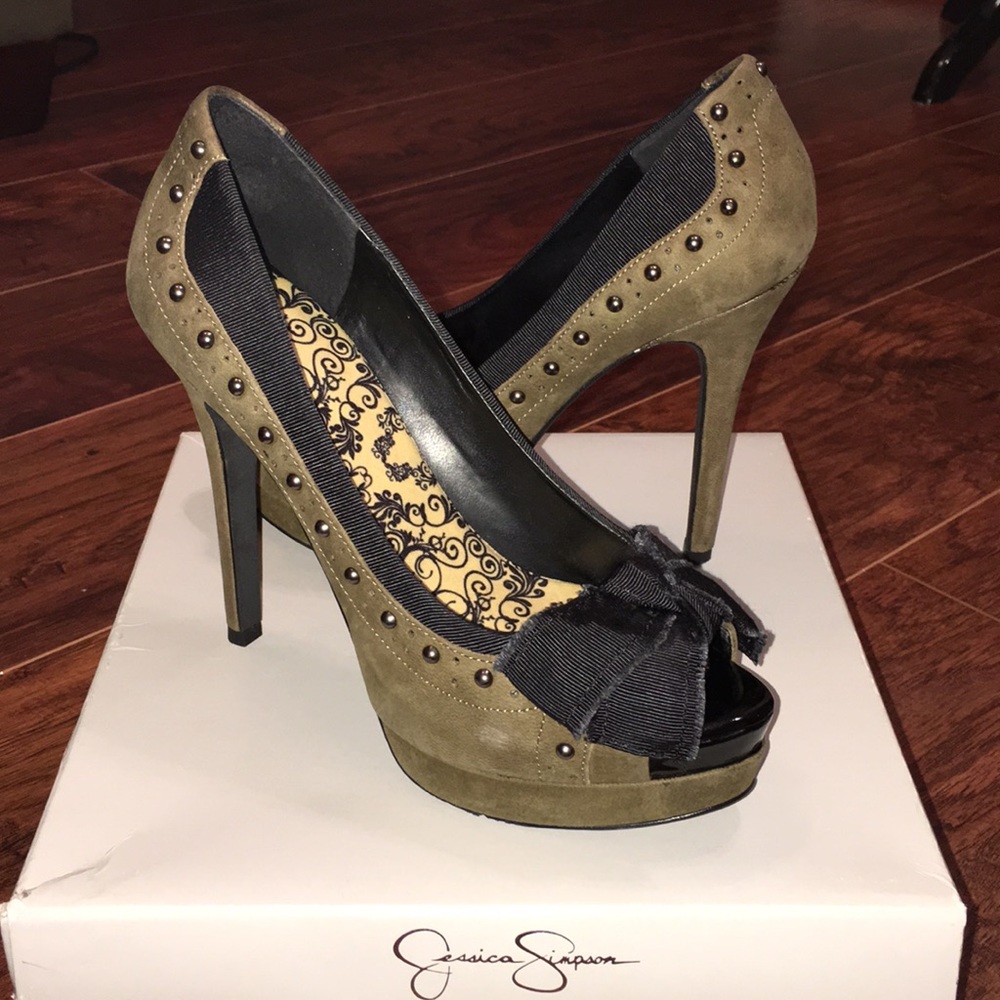 Jessica Simpson platform heels